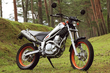 YAMAHA TRICKER