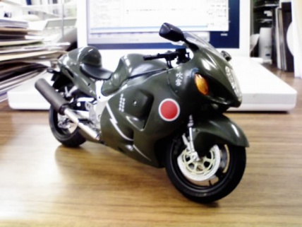 「隼」カラーの「HAYABUSA」