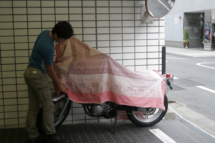 大風からバイクを守れ！