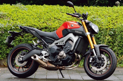 YAMAHA MT-09