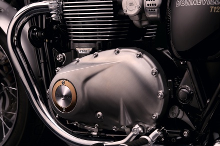 Bonneville_T120_Details_Clutch_Cover