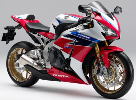 ホンダ・CBR1000RRがカラーリングを変更し、新登場!!