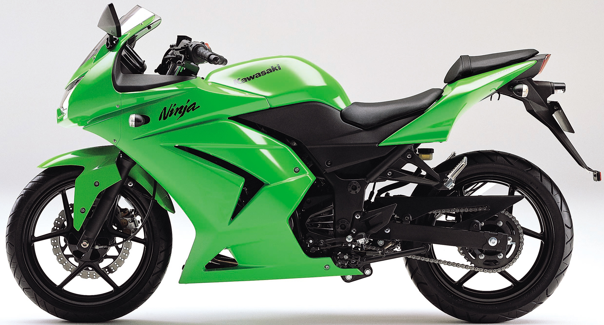 元祖250ccフルカウルスポーツ・Ninja250R。全年式の全カラーが大集合 ...