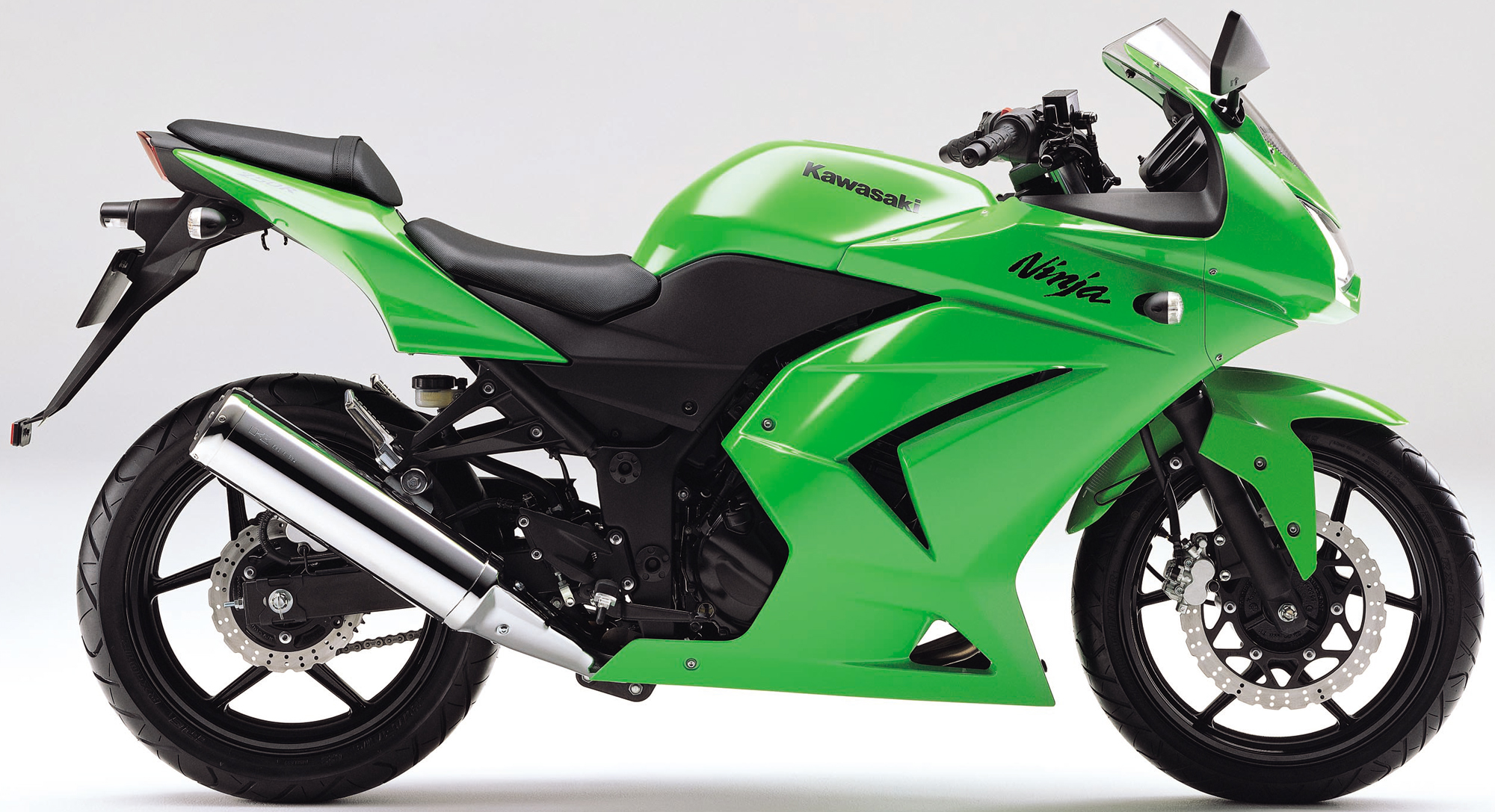 Сколько рубль стоит мотоцикл. Кавасаки Ninja 250r. Kawasaki Ninja 250. Кавасаки ниндзя 250 r. Мотоцикл Kawasaki Ninja 250r.