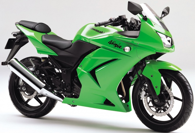 元祖250ccフルカウルスポーツ Ninja250r 全年式の全カラーが大集合 バイクニュース タンデムスタイル