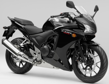 新型の登場前に復習しておきたい 13年 Cbr400r バイクニュース タンデムスタイル