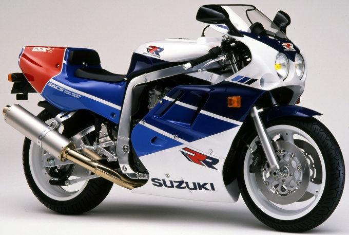 89_gsx-r750r-rk-21-680x457.jpg