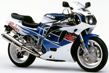 【GSX-R750 30年間の軌跡】1992年 GSX-R750