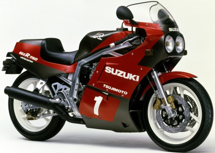 【GSX-R750 30年間の軌跡】1986年 GSX-R750R