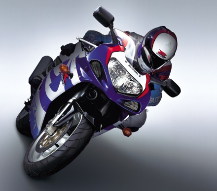 【GSX-R750 30年間の軌跡】2000年 GSX-R750