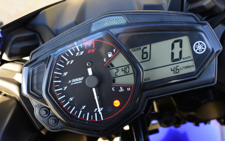 YZF-R1の血統を受け継いだ250ccスーパーバイク・YZF-R25 - バイクニュース - タンデムスタイル