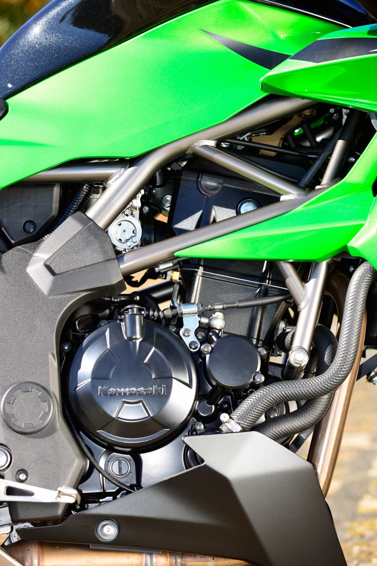 kawasaki z250sl 2016