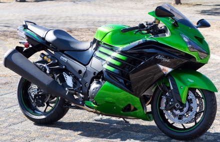 2016年 Ninja ZX-14R ABS High Gradeは、豪華装備を多数採用!!