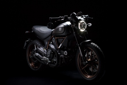 SCRAMBLERにITALIA INDIPENDENTとコラボした限定モデルが登場!!