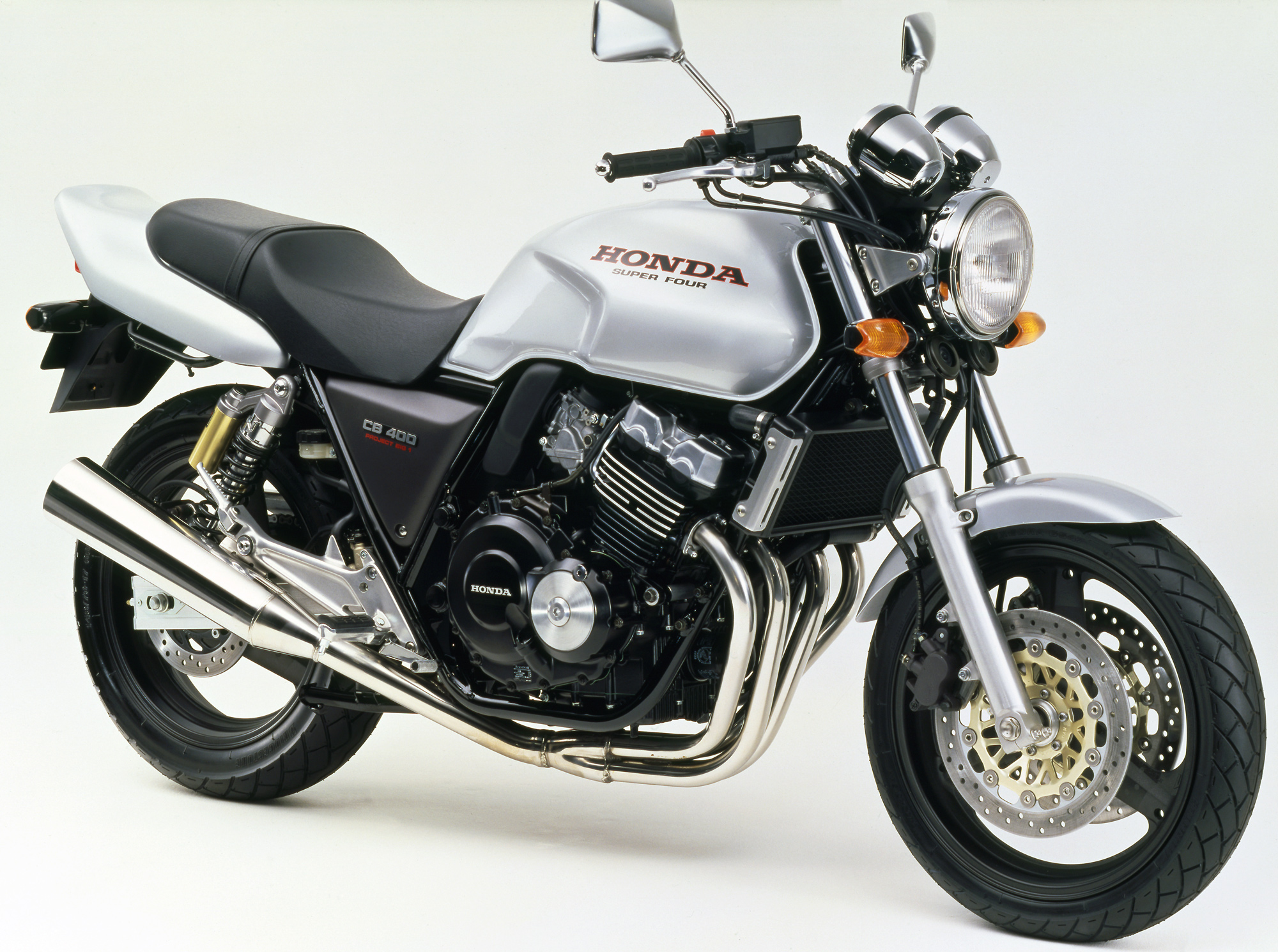 CB400SFの歴史はここから始まった!! 1992年 初代 CB400SF まとめ | バイクニュース | タンデムスタイル