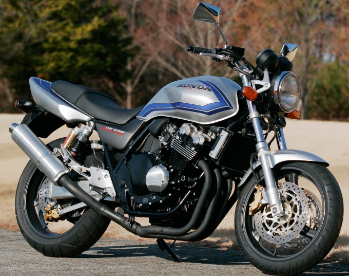 2代目 Cb400sf Hyper Vtec まとめ 99年から06年までのカラバリも バイクニュース タンデムスタイル