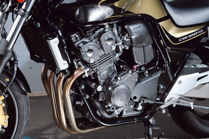 CB400SF HYPER VTEC Revo総まとめ：2007～2012年の全カラーリング大集合!! - バイクニュース - タンデムスタイル