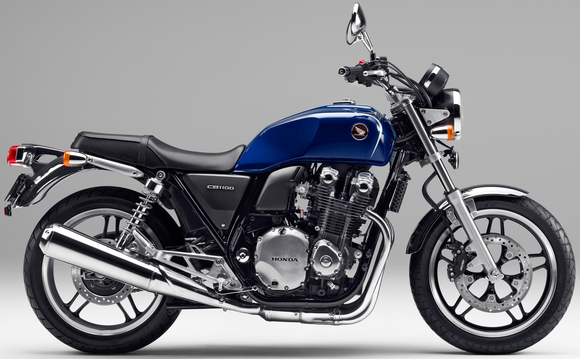 16年 Cb1100 Abs Ex Absに専用カラーをまとったspecial Editionが登場 バイクニュース タンデムスタイル