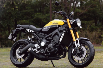 YAMAHA XSR900