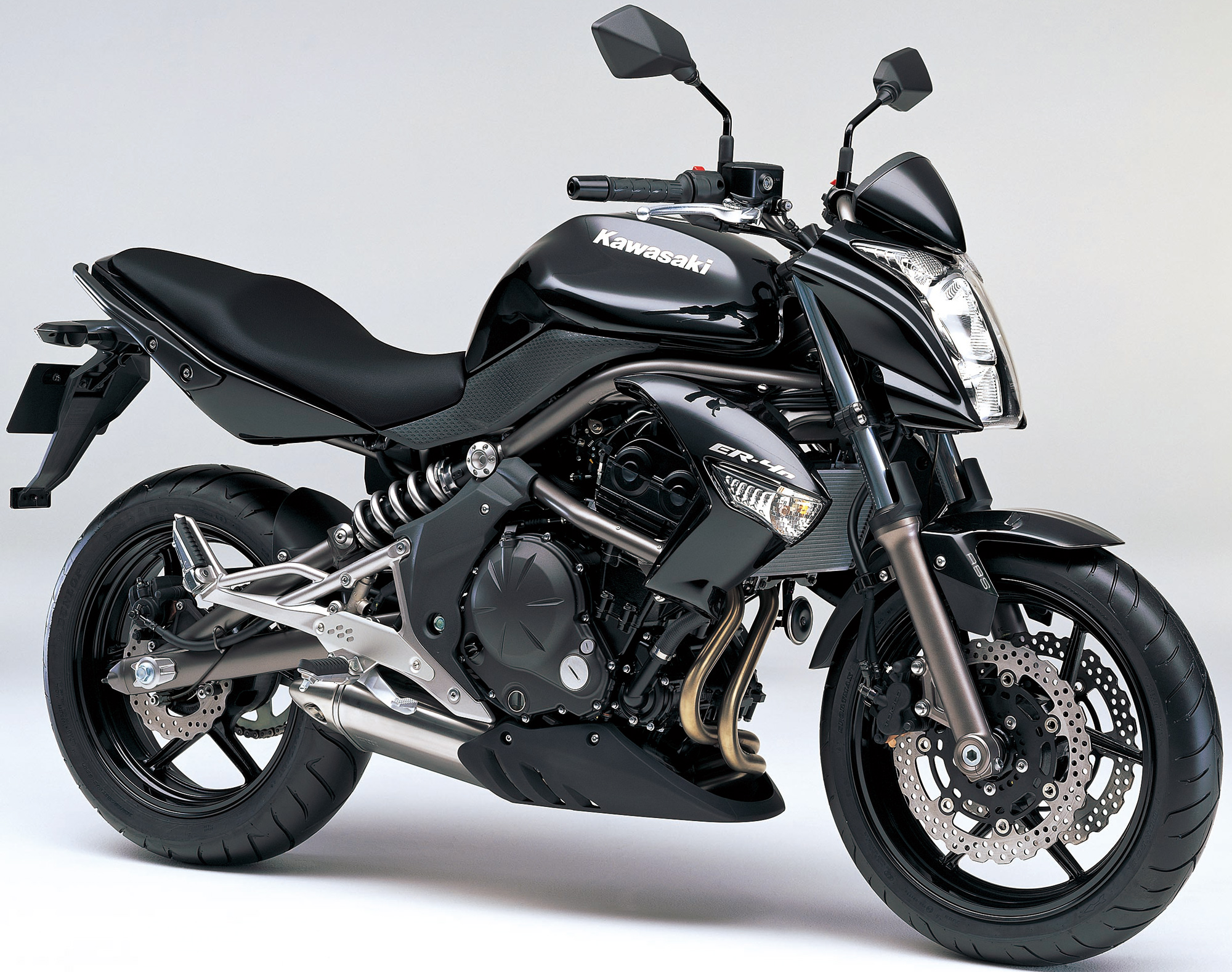 Какой мотоцикл купить новичку. Kawasaki er n 400. Мотоцикл Кавасаки er4n. Мотоцикл Kawasaki er 4n. Kawasaki er400 2013.