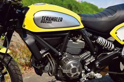 no171_scrambler-flat-track-pro_04