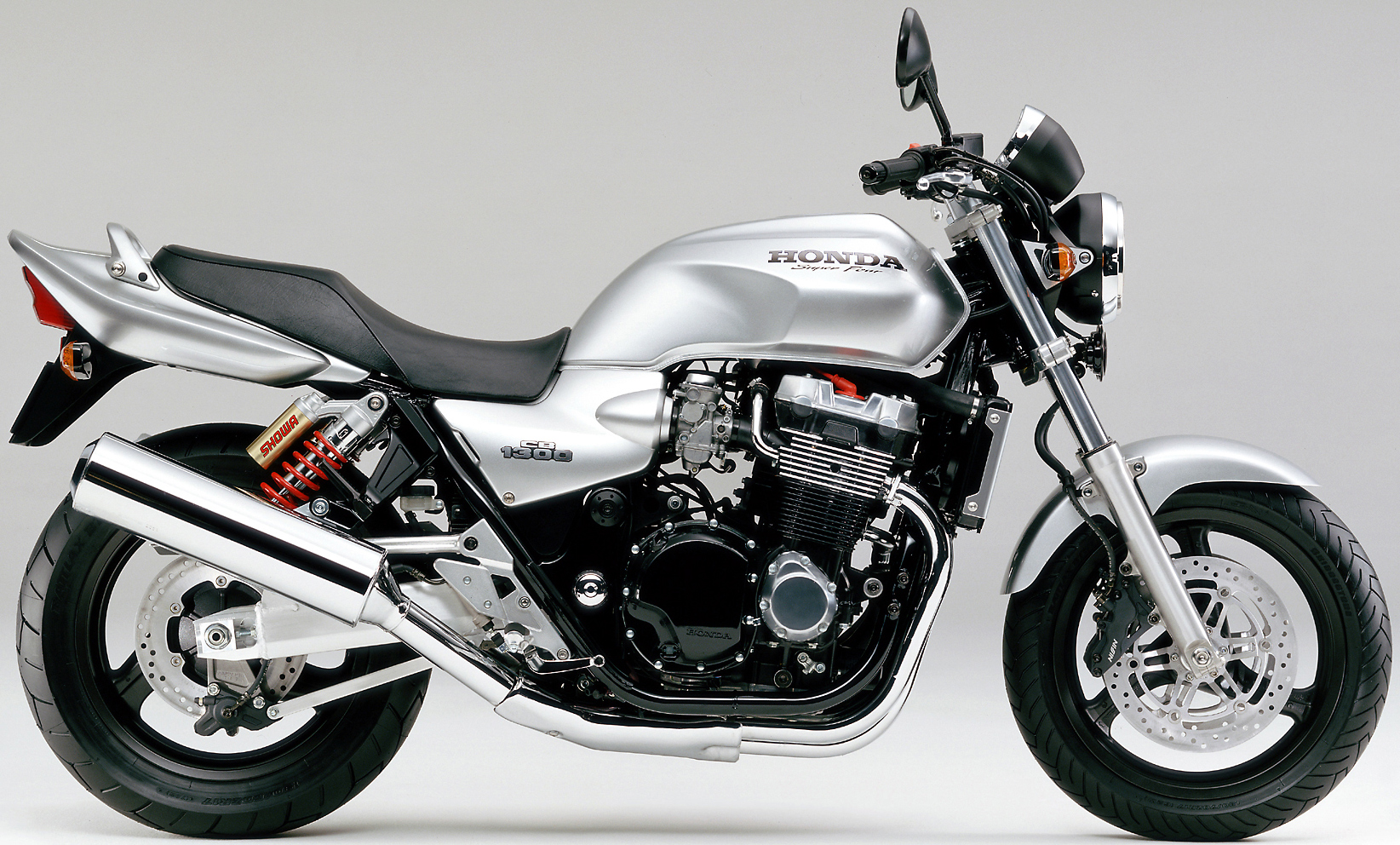 初代cb1300sf まとめ 1998年に登場したbig 1の系譜を受け継ぐネイキッドモデル バイクニュース タンデムスタイル