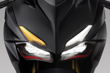 新型cbr250rrが発表 Light Weight Super Sports Conceptを具現化したレーシーな仕上がりだ バイクニュース タンデムスタイル