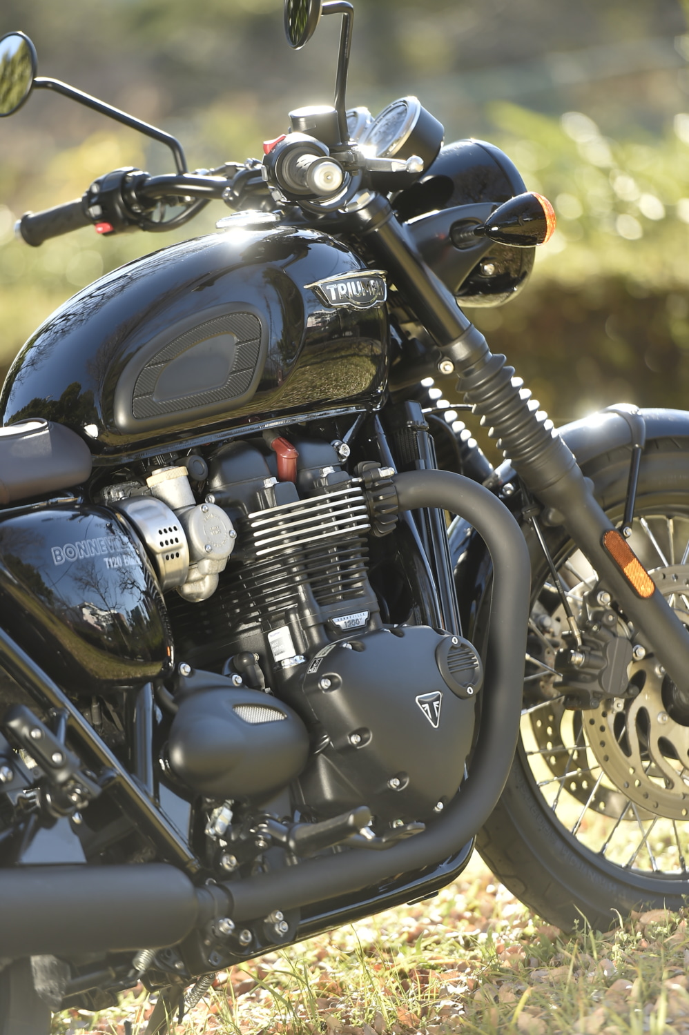 TRIUMPH・ボンネビル T120 ブラックのイメージカット