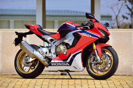 ホンダ・CBR1000RRの7：3スタイリング