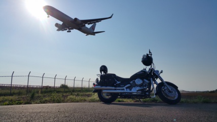 バイクと飛行機のコラボ？