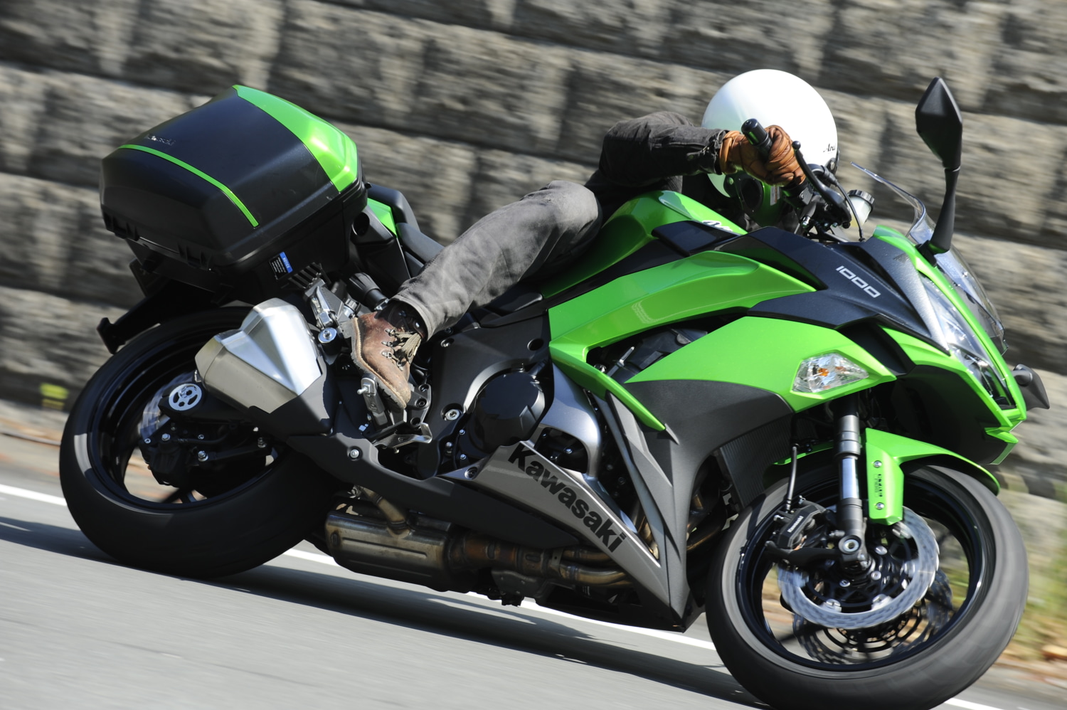 カワサキのNinja1000でワインディングを試乗インプレッション。リッタークラスとは思えない安心感でペースが上がる