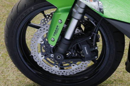 カワサキのNinja1000のブレーキシステム