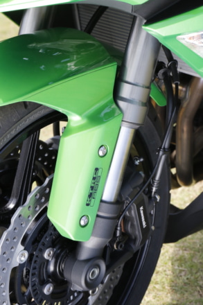 カワサキのNinja1000のフロントフォーク