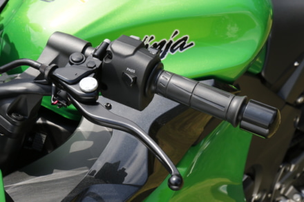 カワサキのNinja1000のクラッチレバー