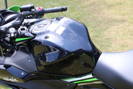 KawasakiのNinja650のタンク