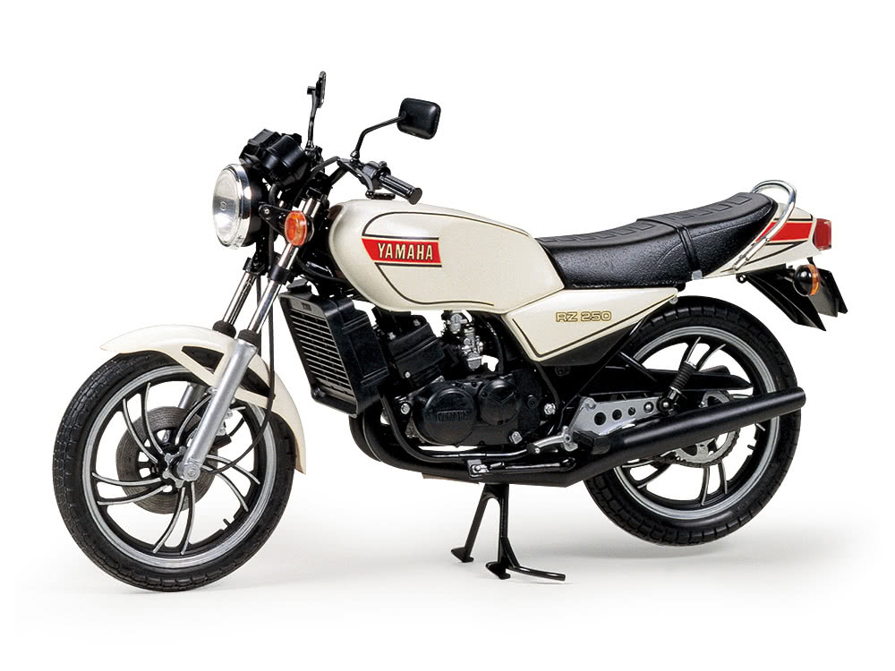 Tamiya 1 12オートバイシリーズの ヤマハ Rz250 と ヤマハ Rz350 が登場 バイクニュース タンデムスタイル