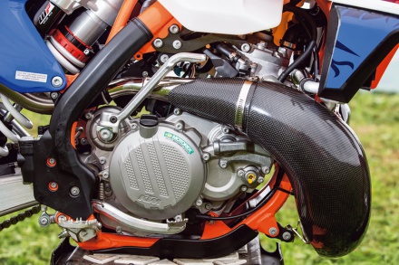 KTMの250EXC TPIの2ストロークエンジン