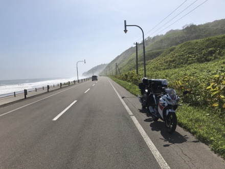 名もなき海岸線の道