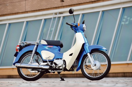 HONDAのSUPER CUB110の7：3スタイリング