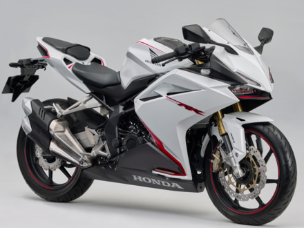 東京モーターショー2017で展示されていたカラーが登場！CBR250RR ABSに新色ホワイト追加