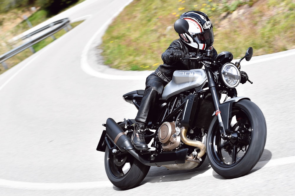 Husqvarna Motorcycles ヴィットピレン701 ビッグシングルを操る快感 インプレッション タンデムスタイル