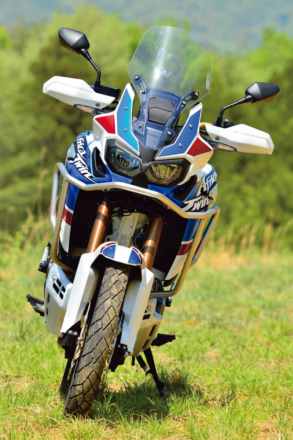 CRF1000L AfricaTwin ADVENTURE SPORTSのフロントビュー