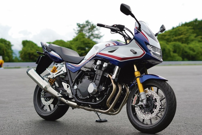 Honda Cb1300 スーパーフォア Sp Cb1300 スーパーボルドール Sp 市販予定車 足まわりを中心に高い走行性能を付与 インプレッション タンデムスタイル