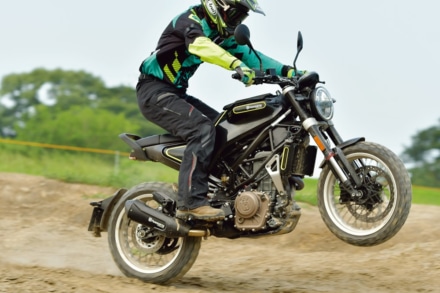 Husqvarna Motorcycles スヴァルトピレン401