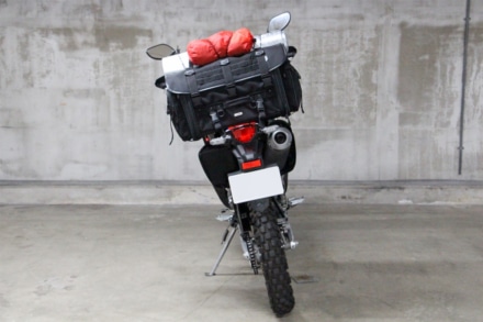 積んでみた Igayaのシートバッグは細身のバイクでも大丈夫 キャンプツーリングシートバッグ をレビュー バイクニュース タンデムスタイル