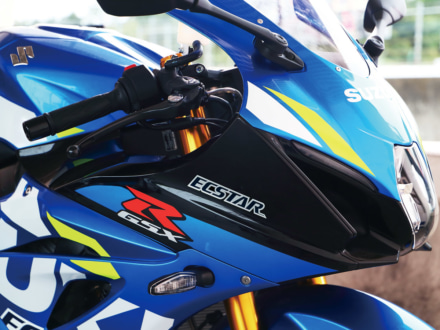 細かな改良で着実にスポーツ性能アップ！GSX-R1000/Rの2019年モデルがINTERMOT2018で発表！