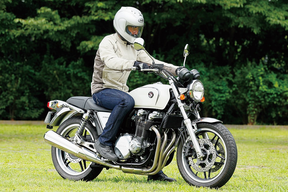 Honda Cb1100 バイク足つき アーカイブ タンデムスタイル