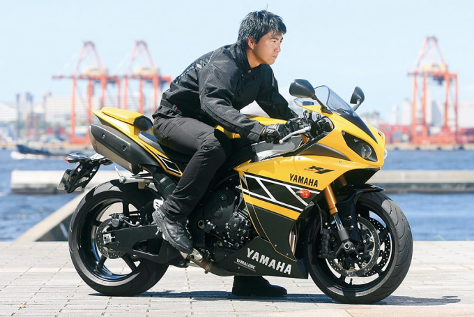 YAMAHA YZF-R1