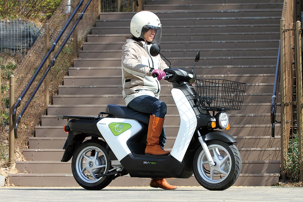 Honda Ev Neo Pro バイク足つき アーカイブ タンデムスタイル