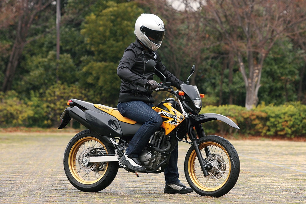 Honda Xr230 モタード バイク足つき アーカイブ タンデムスタイル